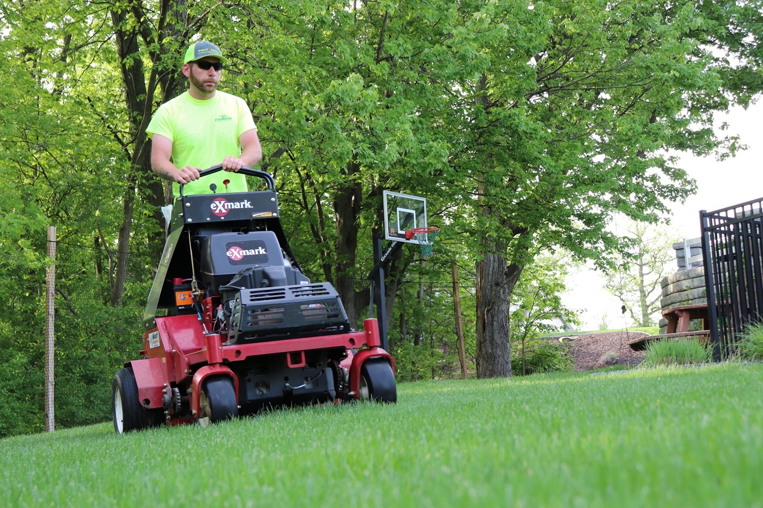 Professional Lawn Mowing Grand Rapids MI - ProMowLandscape.com